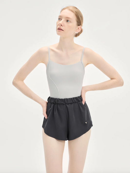 Leotardo Minimalist Pressure-Free Typha