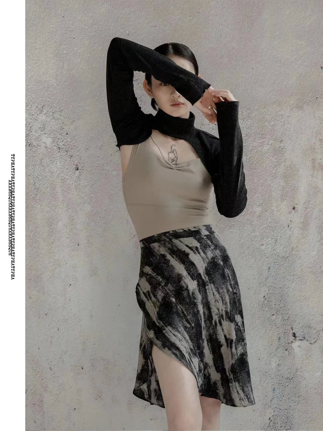 Falda Midi Envolvente con Patrón Faconne en Tinta