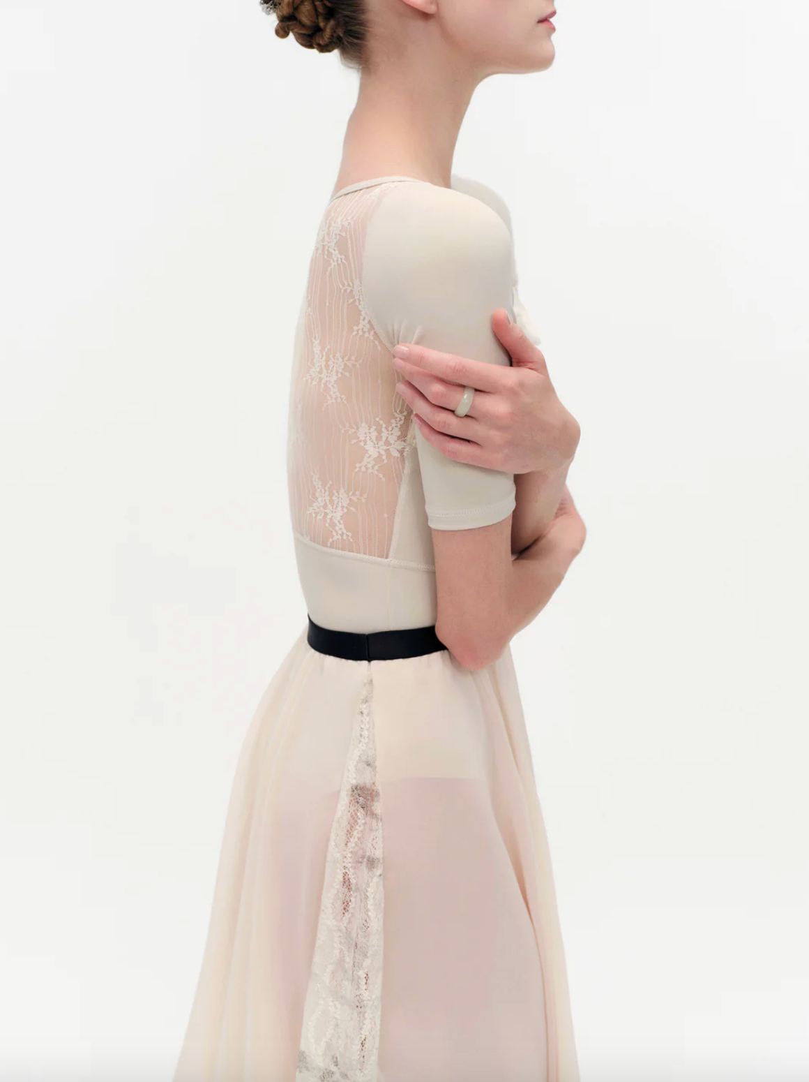 Leotardo Beige Floral Lace with Sheer Mesh Short Sleeves Typha