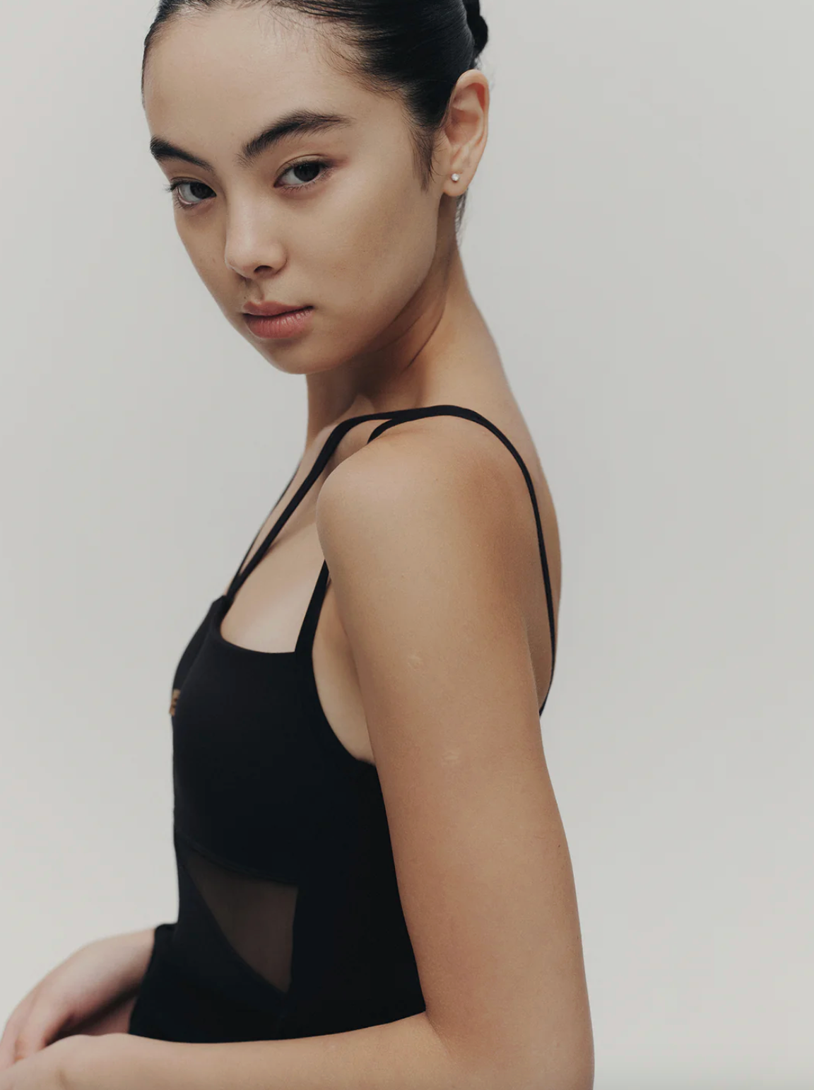 Black Yuan'shi Strap Geometric Edges Design