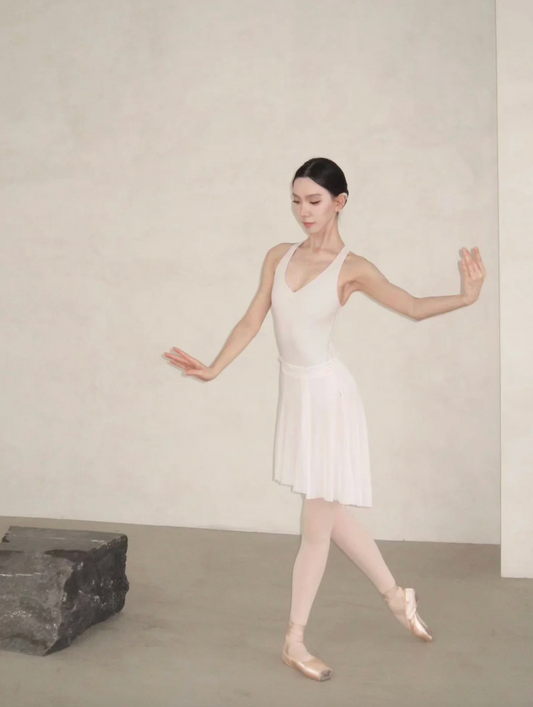 Leotardo Blush V Neck Racerback with Pinch Design Typha