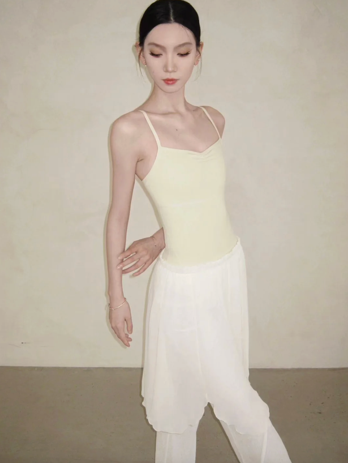 Leotardo Classic Spaghetti Strap in Pastel Yellow Typha