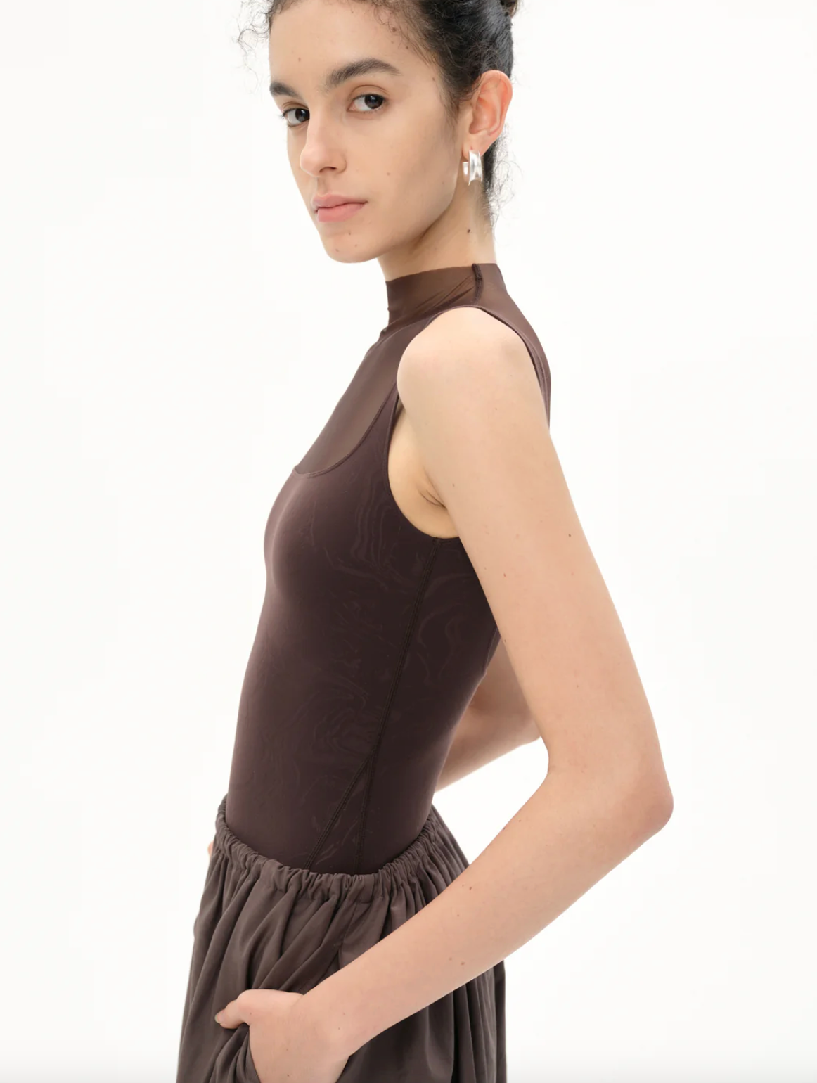 Leotardo High-Neck Dark Chocolate Mesh with Flowing Texture