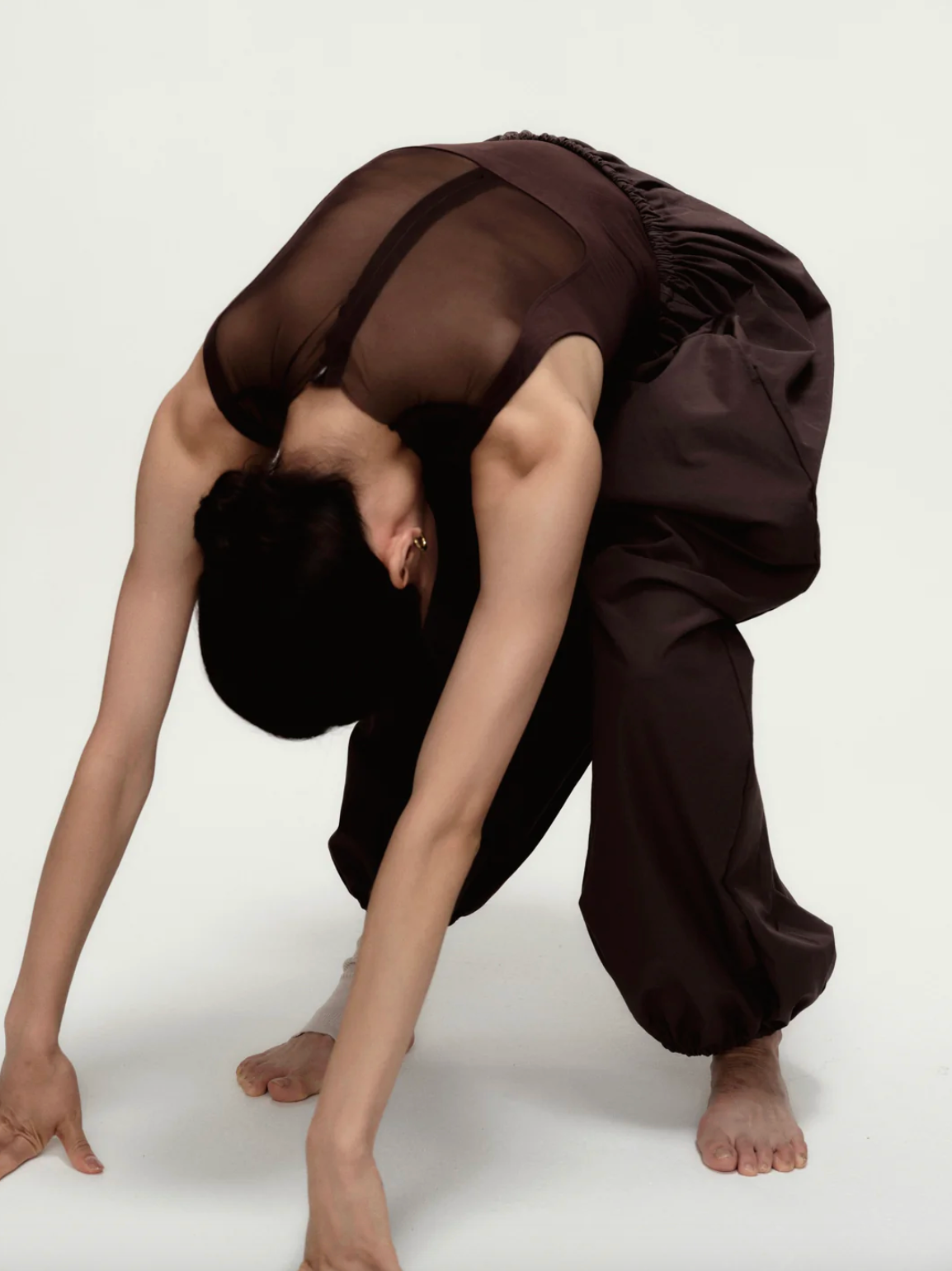 Leotardo High-Neck Dark Chocolate Mesh with Flowing Texture