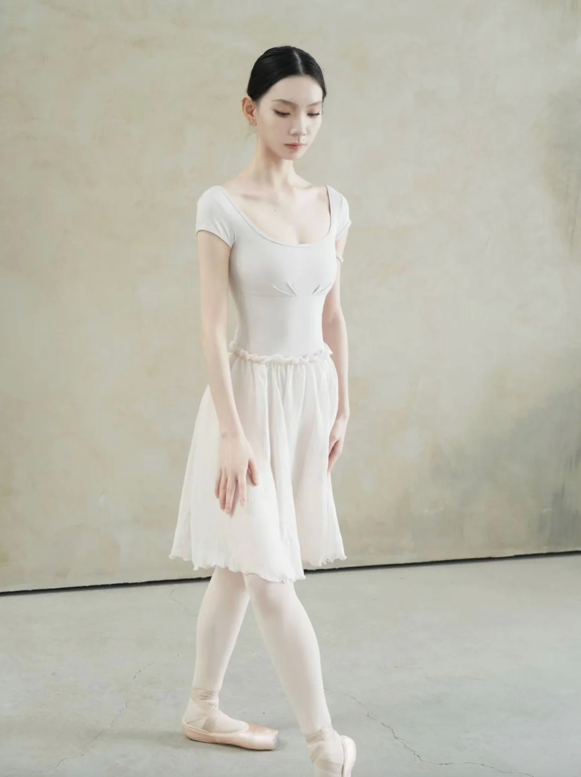 Leotardo Soft Blue & Pink Cap Sleeve with U-Neck Design Typha