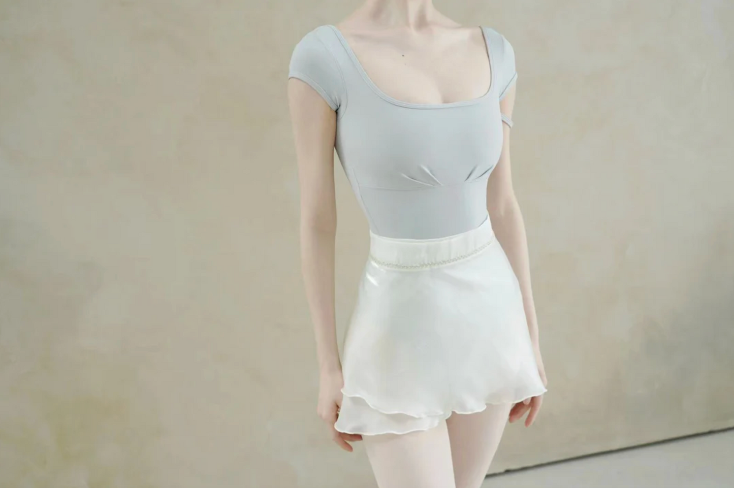 Leotardo Soft Blue & Pink Cap Sleeve with U-Neck Design Typha