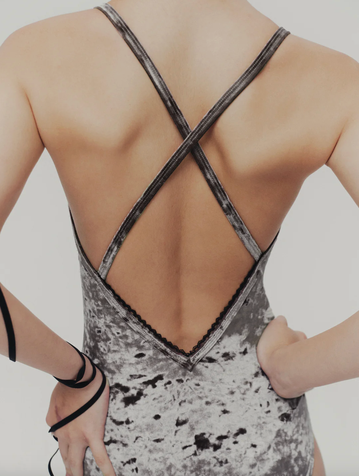 Leotardo Strappy Velvet Typha