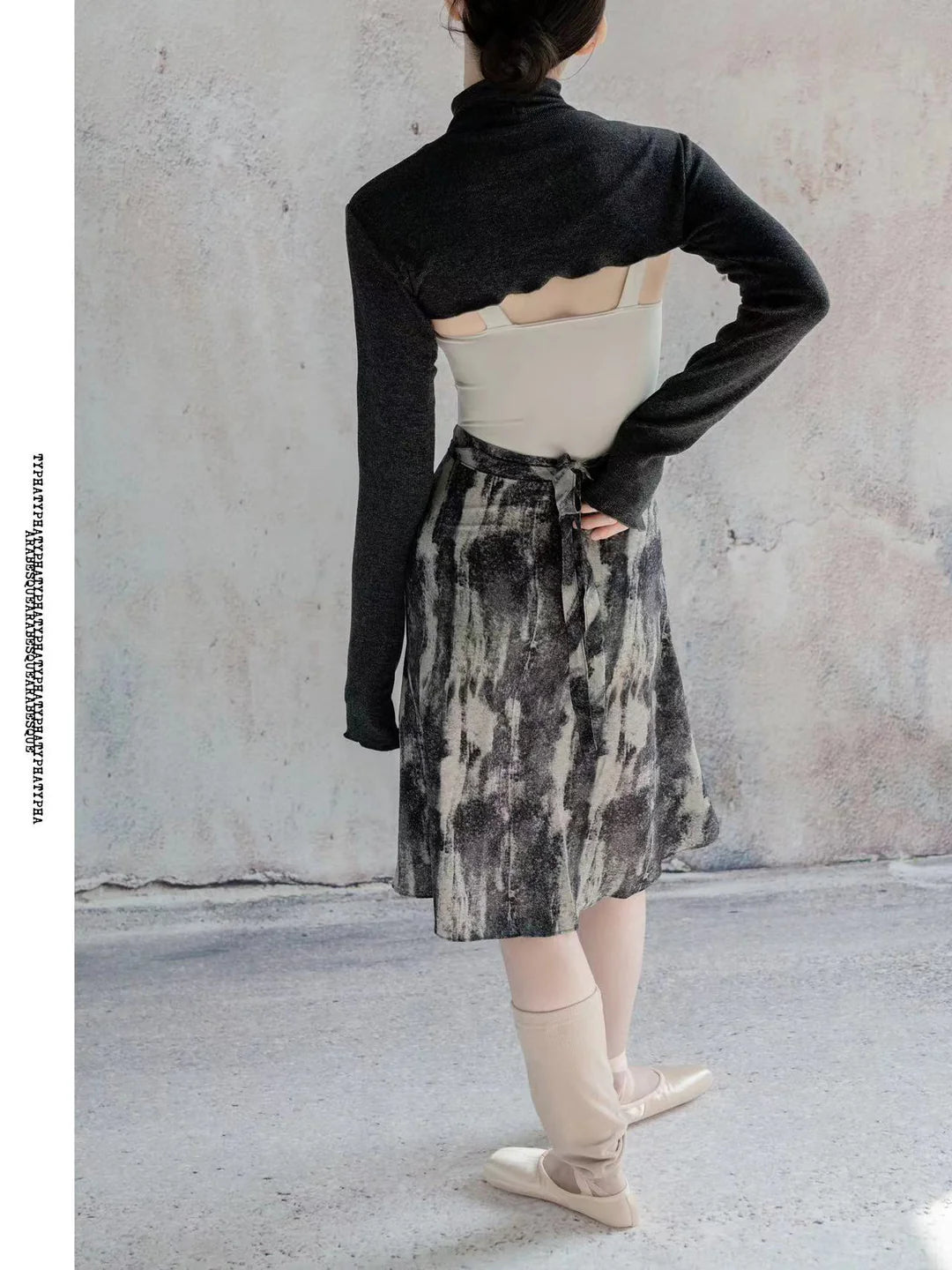 Falda Midi Envolvente con Patrón Faconne en Tinta